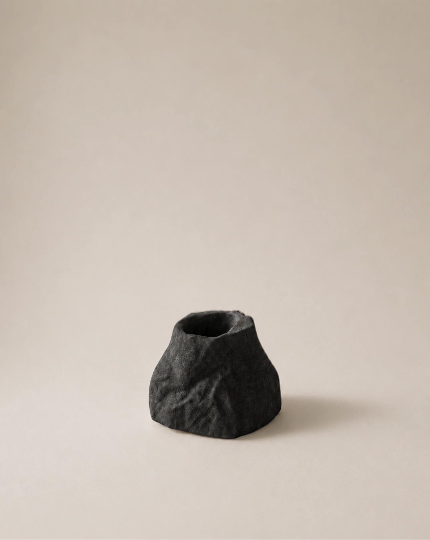 hand-poured micro concrete pen holder, almond beige stone-look finish, modern and minimalist desk organizer, stylish office decor, functional pen holder for home office, unique desk accessory, eco-friendly concrete desk storage, high-quality office supplies, contemporary home decor, versatile storage solution for pens, pencils, and office tools, sculptural office decor, perfect for desk or workspace, gift-ready pen holder, sustainable home office piece, elegant and practical desk organization, ginaladeco
