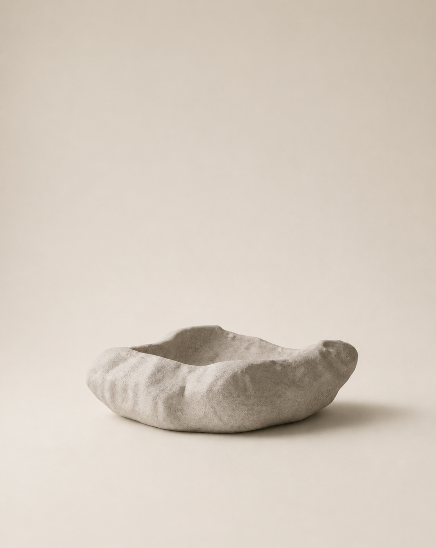concrete sculpture for home decor, modern decorative sculpture, minimalist art sculpture, unique home accent, stylish jewelry holder, storage sculpture for rings and small items, contemporary concrete art, high-quality handcrafted sculpture, sustainable home decor, decorative centerpiece for living room or bedroom, eco-friendly home accessories, sculptural decor for modern homes, unique gift for home styling, premium art piece, sculptural design for home organization, ginaladeco