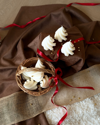 ❆ SWIRLING TREE. CANDLE