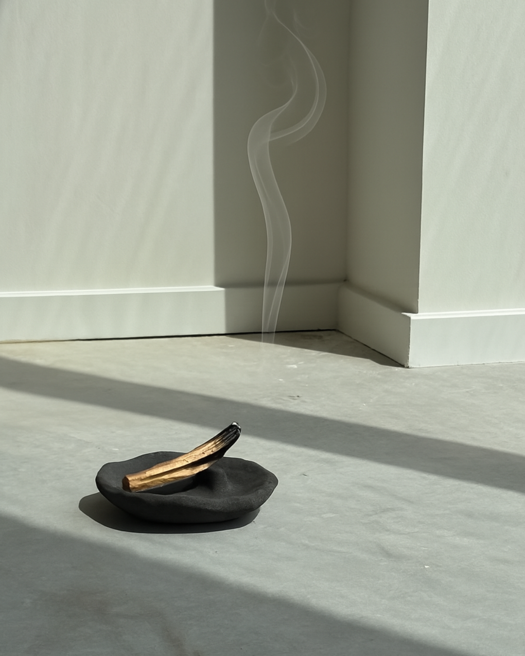 hand-poured micro concrete palo santo dish, modern stone-look finish, minimalist decor for palo santo burning, functional and sculptural home decor, almond beige color, elevated rest for palo santo stick, eco-friendly concrete dish, unique incense holder, contemporary decor for living room or meditation space, high-quality concrete home accessory, handmade dish for spiritual practices, versatile decorative object, premium concrete art piece, stylish and functional gift for wellness lovers, ginaladeco
