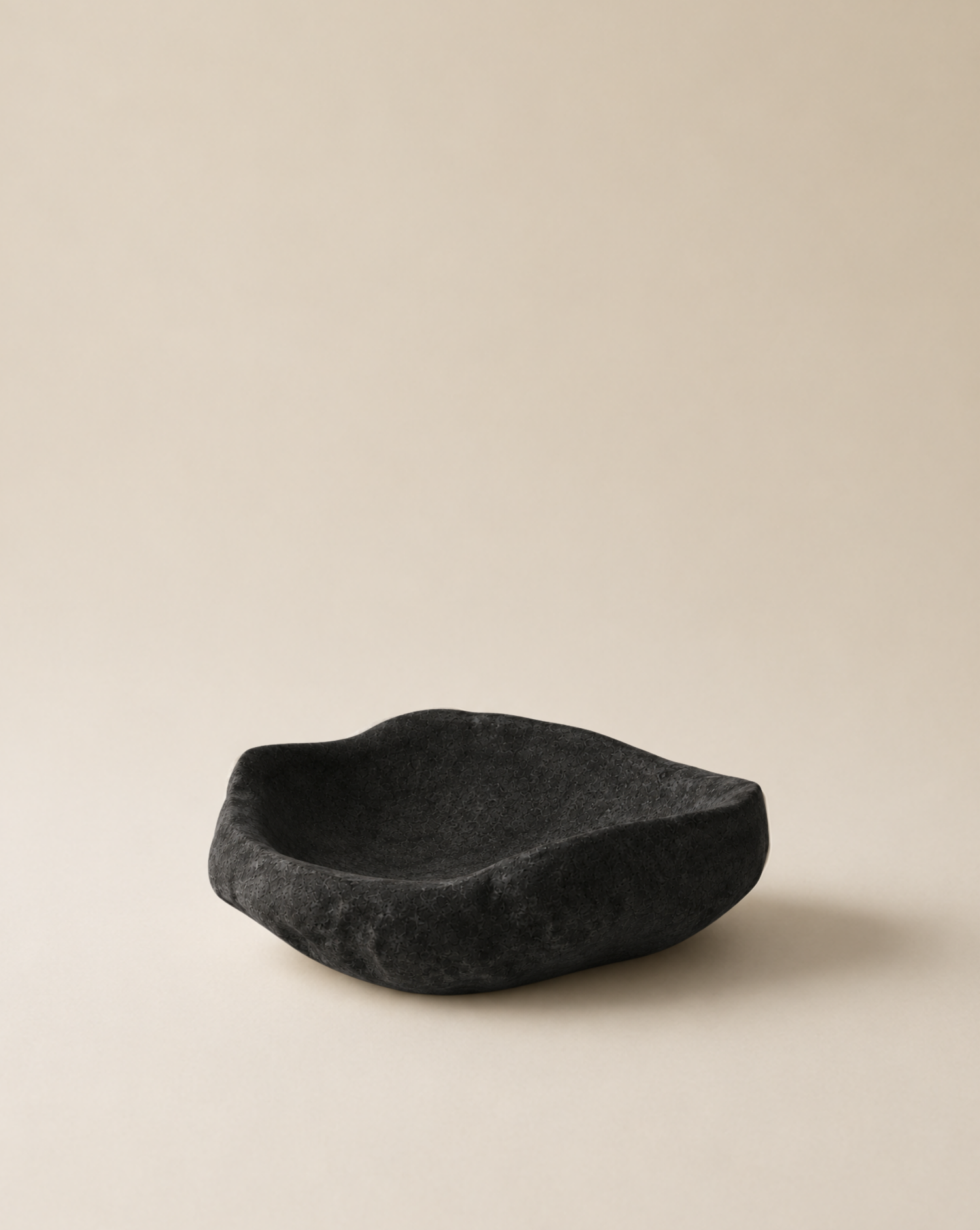 modern concrete sculpture, minimalist home decor, decorative sculpture for jewelry, unique home accent piece, functional art sculpture, storage sculpture for small items, contemporary concrete decor, eco-friendly home accessories, versatile home decor, stylish organizer for rings and keys, high-quality concrete art, sculptural design for living room or office, premium concrete sculpture, handmade decorative piece for modern homes, chic storage solution, thoughtful gift idea, ginaladeco