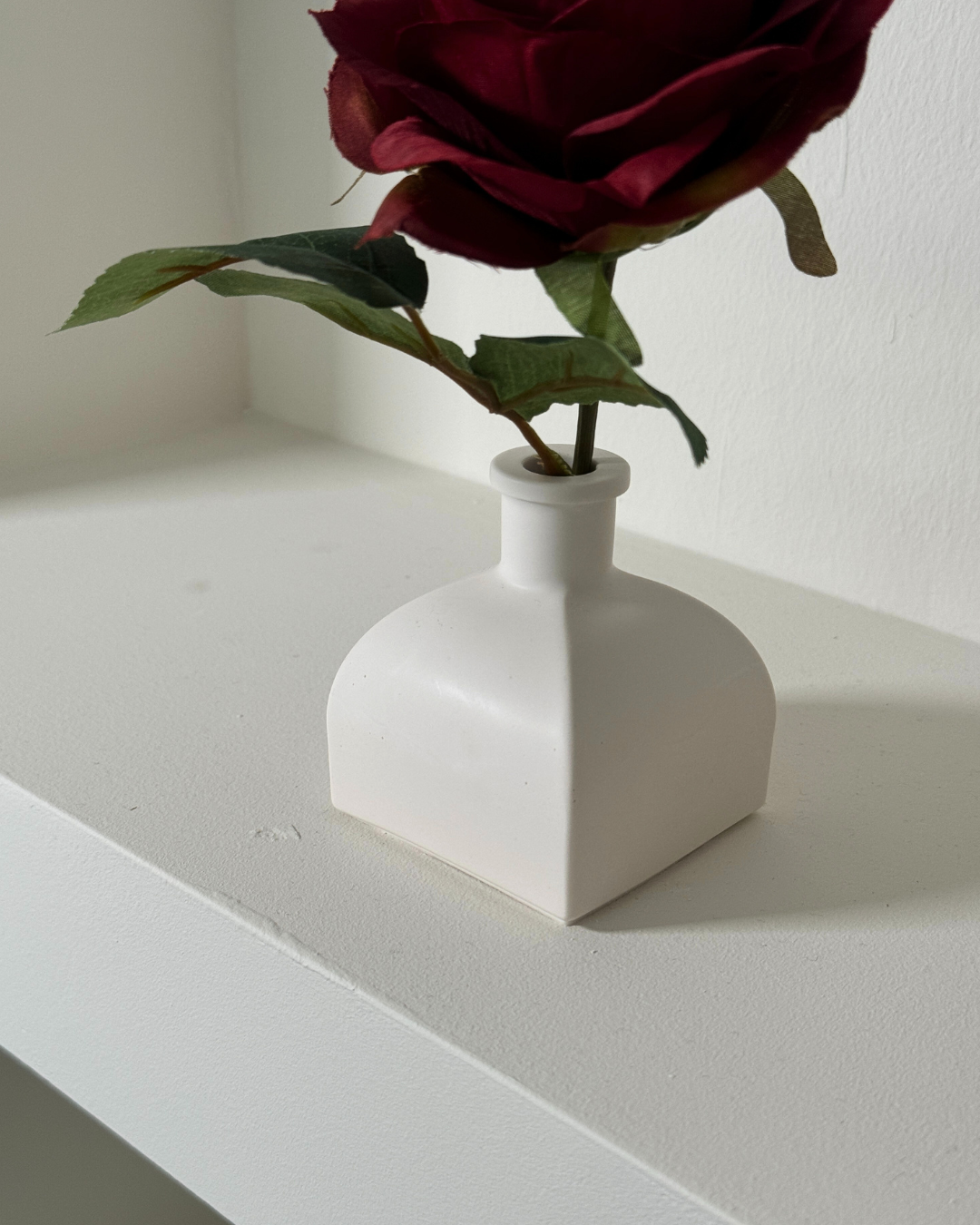 RHEA MINI VASE