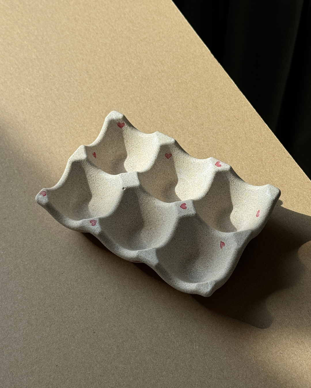 concrete egg tray, minimalist kitchen decor, modern concrete tray for eggs, handmade serving tray, functional home accents, unique Mother's Day gift, decorative concrete tray for kitchen or countertop, neutral tone concrete decor. Mother’s Day candle bouquet, blush and pink floral-inspired candles, spring candles for her, elegant home decor, thoughtful gift for mom, soy wax candles with minimalist design, unique candle bouquet for Mother's Day, ginaladeco